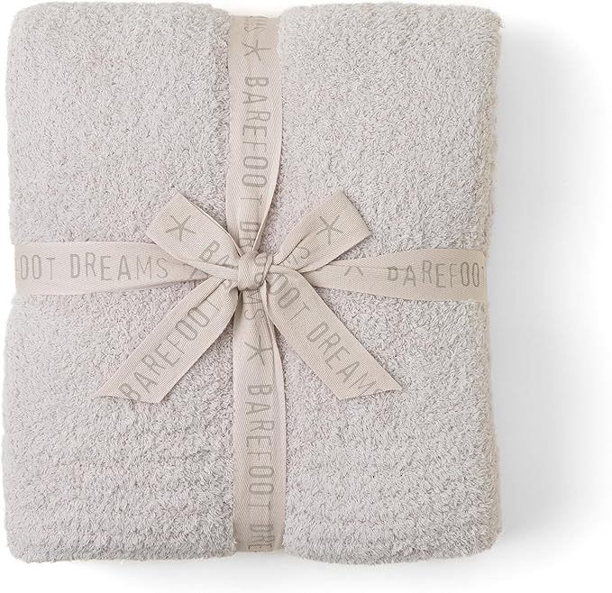 styleberry-creative-interiors-shavano-tx-favorite-things-gift-list-year-in-review-barefoot-dreams-blanket-soft-and-cozy-fresh-interior-design